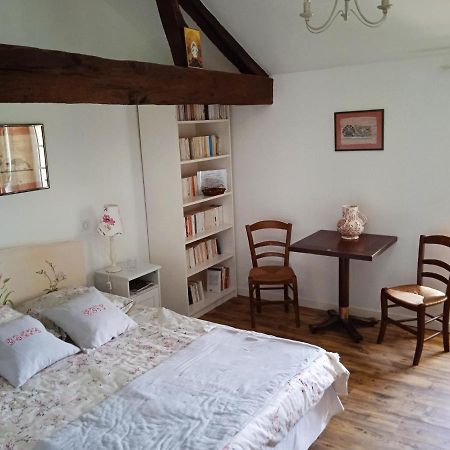 Chambre Dans Prieure De Caractere XVIII Siecle Planioles Eksteriør billede